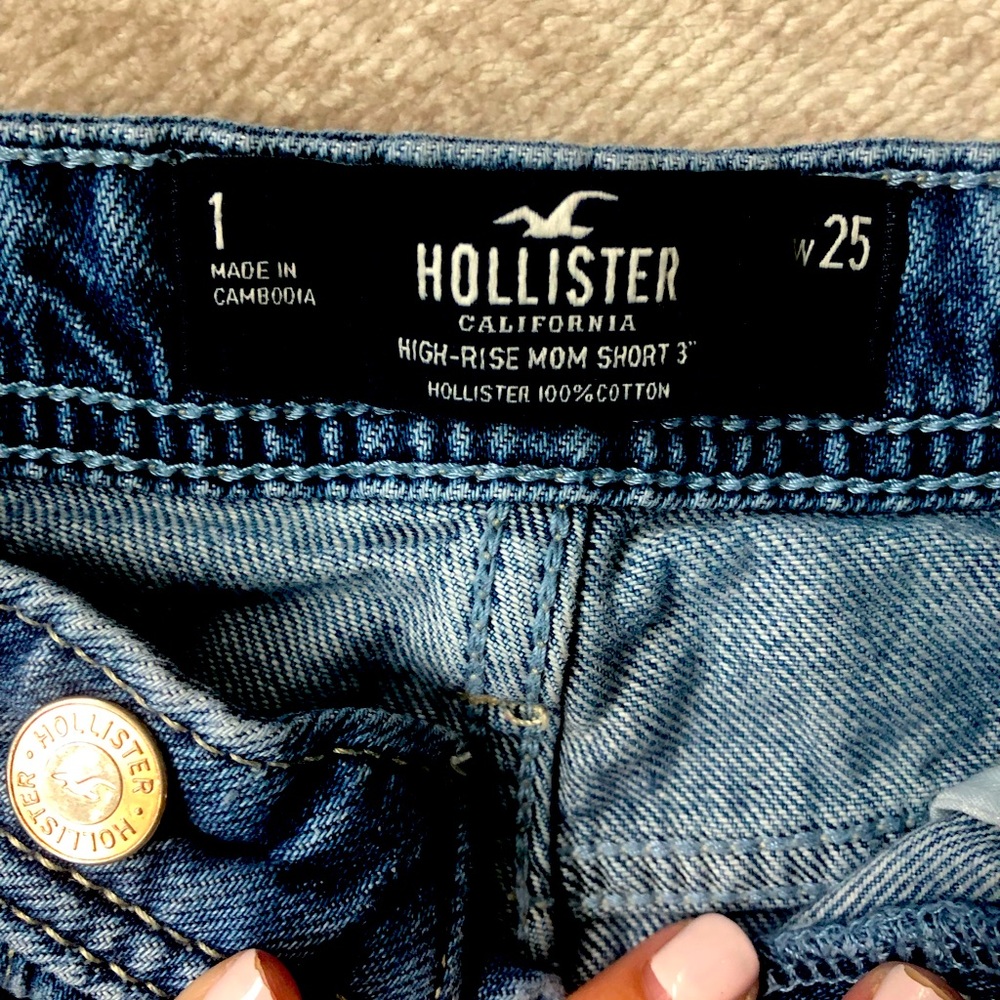 HOLLISTER high rise mom jean short 3”